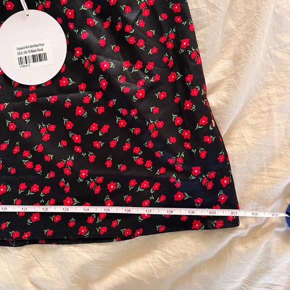 NWT Princess Polly Black Red Floral Mini Skirt Y2K Size 6 - Picture 6 of 7